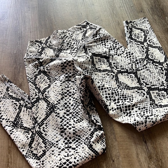 🎟️ Vitality | Balance Athletica Python legging - Picture 1 of 3